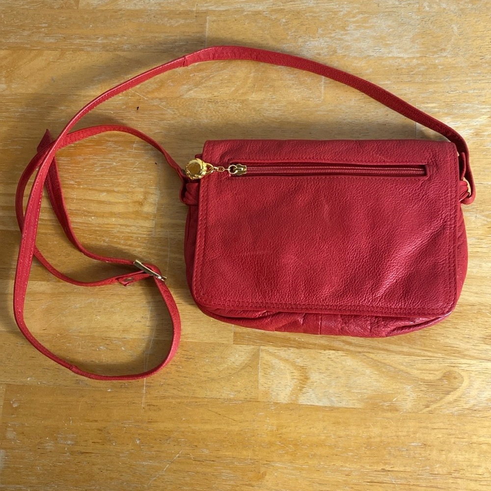 Barganza Vintage red leather crossbody bag purse gold accents‎ many compartments